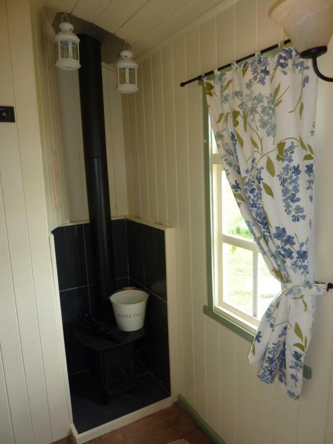 The Buteland Stop Rosie Off Grid Shepherds Hut Беллингхем Экстерьер фото